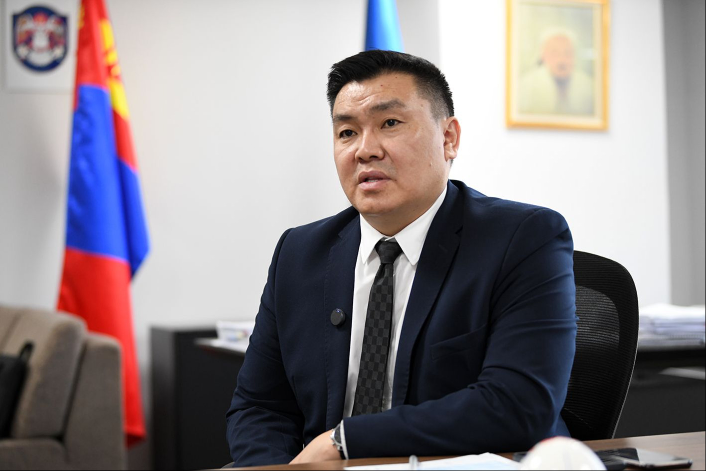 Өнөөдрийн байдлаар найман байршилд зам засварын ажил үргэлжилж байна.